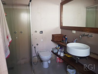 Casa à venda com 200m², 4 quartos, 1 suíte, 4 vagas no bairro Santa Tereza em Porto Alegre - Foto 14