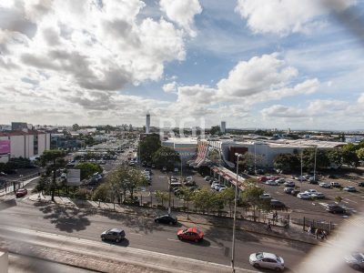 Cobertura à venda com 231m², 3 quartos, 2 suítes, 1 vaga no bairro Passo d'Areia em Porto Alegre - Foto 7