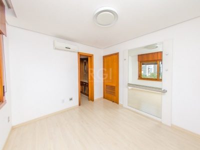 Apartamento à venda com 275m², 4 quartos, 4 suítes no bairro Rio Branco em Porto Alegre - Foto 7