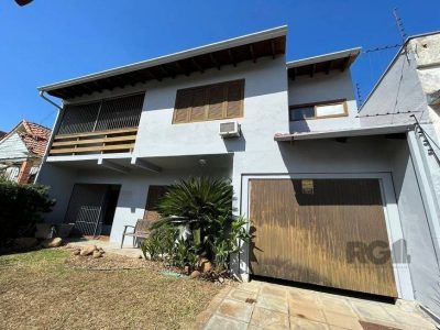 Casa à venda com 262m², 3 quartos, 1 suíte, 2 vagas no bairro Anchieta em Porto Alegre - Foto 2