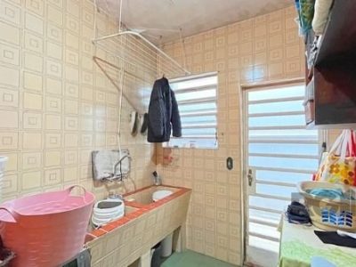 Casa à venda com 320m², 5 quartos, 3 suítes, 8 vagas no bairro Ipanema em Porto Alegre - Foto 33