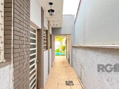 Casa à venda com 320m², 5 quartos, 3 suítes, 8 vagas no bairro Ipanema em Porto Alegre - Foto 40