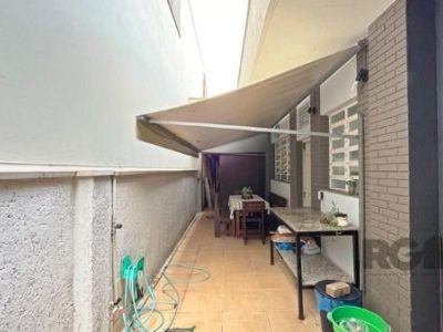 Casa à venda com 320m², 5 quartos, 3 suítes, 8 vagas no bairro Ipanema em Porto Alegre - Foto 41