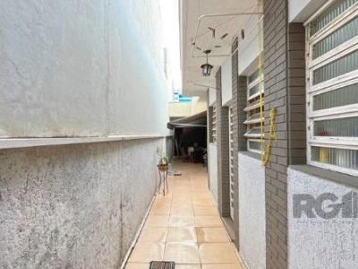 Casa à venda com 320m², 5 quartos, 3 suítes, 8 vagas no bairro Ipanema em Porto Alegre - Foto 46