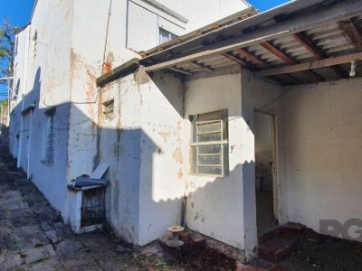 Casa à venda com 174m², 4 quartos, 3 vagas no bairro Santo Antônio em Porto Alegre - Foto 10