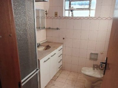 Casa à venda com 174m², 4 quartos, 3 vagas no bairro Santo Antônio em Porto Alegre - Foto 20