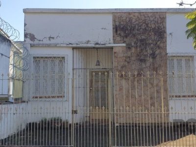 Casa à venda com 174m², 4 quartos, 3 vagas no bairro Santo Antônio em Porto Alegre - Foto 3