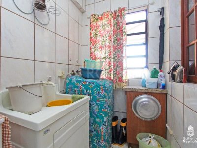 Casa à venda com 245m², 5 quartos, 3 vagas no bairro Jardim Itu em Porto Alegre - Foto 19