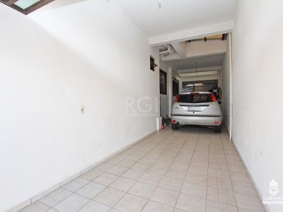 Casa à venda com 245m², 5 quartos, 3 vagas no bairro Jardim Itu em Porto Alegre - Foto 29