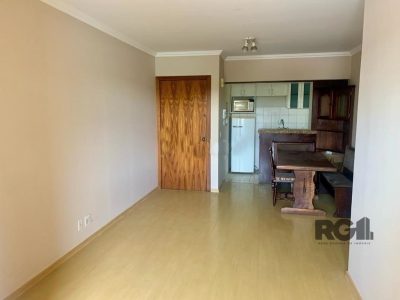 Apartamento à venda com 72m², 3 quartos, 1 suíte, 1 vaga no bairro Petrópolis em Porto Alegre - Foto 2