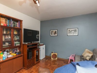 Casa à venda com 229m², 3 quartos, 1 suíte, 2 vagas no bairro Jardim Botânico em Porto Alegre - Foto 13