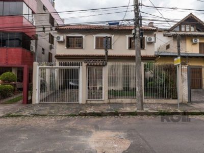 Casa à venda com 229m², 3 quartos, 1 suíte, 2 vagas no bairro Jardim Botânico em Porto Alegre - Foto 27