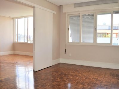 Apartamento à venda com 147m², 2 quartos, 1 suíte, 1 vaga no bairro Moinhos de Vento em Porto Alegre - Foto 4