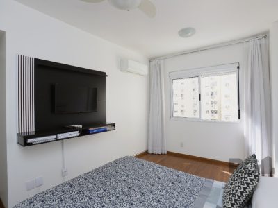 Apartamento à venda com 66m², 3 quartos, 1 suíte, 1 vaga no bairro Partenon em Porto Alegre - Foto 13