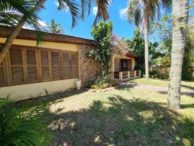 Casa à venda com 350m², 4 quartos, 1 suíte, 5 vagas no bairro Ipanema em Porto Alegre - Foto 3