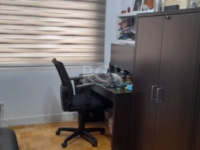 Apartamento à venda com 143m², 3 quartos, 1 suíte, 1 vaga no bairro Petrópolis em Porto Alegre - Foto 3