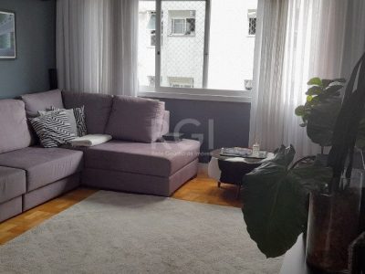 Apartamento à venda com 143m², 3 quartos, 1 suíte, 1 vaga no bairro Petrópolis em Porto Alegre - Foto 2