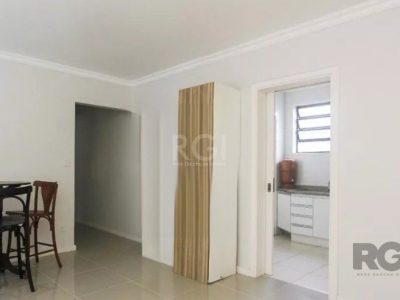 Apartamento à venda com 110m², 3 quartos, 1 suíte, 1 vaga no bairro Petrópolis em Porto Alegre - Foto 13