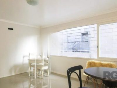 Apartamento à venda com 110m², 3 quartos, 1 suíte, 1 vaga no bairro Petrópolis em Porto Alegre - Foto 14