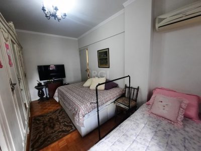 Apartamento à venda com 132m², 3 quartos, 1 suíte, 2 vagas no bairro Independência em Porto Alegre - Foto 18