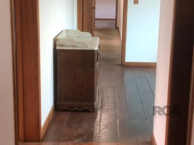 Apartamento à venda com 161m², 4 quartos, 1 suíte, 1 vaga no bairro Chácara das Pedras em Porto Alegre - Foto 8