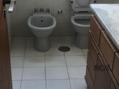 Apartamento à venda com 161m², 4 quartos, 1 suíte, 1 vaga no bairro Chácara das Pedras em Porto Alegre - Foto 17