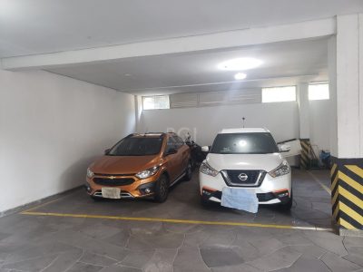 Cobertura à venda com 296m², 3 quartos, 1 suíte, 3 vagas no bairro Petrópolis em Porto Alegre - Foto 28