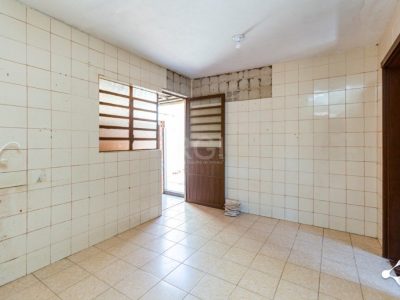 Casa à venda com 200m², 3 quartos, 1 suíte, 2 vagas no bairro Jardim Itu em Porto Alegre - Foto 37