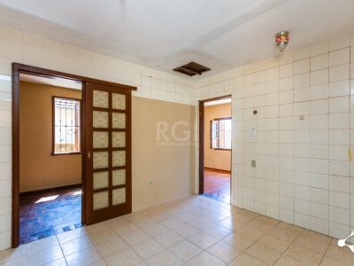 Casa à venda com 200m², 3 quartos, 1 suíte, 2 vagas no bairro Jardim Itu em Porto Alegre - Foto 36