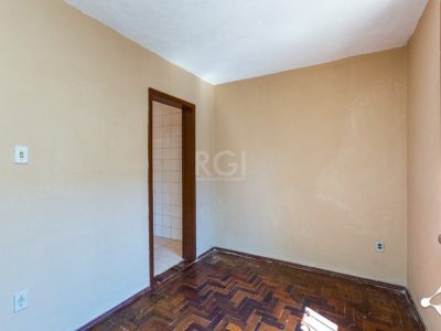 Casa à venda com 200m², 3 quartos, 1 suíte, 2 vagas no bairro Jardim Itu em Porto Alegre - Foto 40