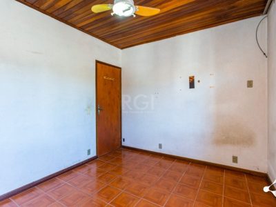 Casa à venda com 200m², 3 quartos, 1 suíte, 2 vagas no bairro Jardim Itu em Porto Alegre - Foto 14