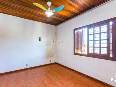 Casa à venda com 200m², 3 quartos, 1 suíte, 2 vagas no bairro Jardim Itu em Porto Alegre - Foto 15