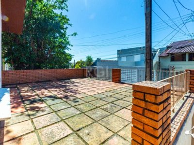 Casa à venda com 200m², 3 quartos, 1 suíte, 2 vagas no bairro Jardim Itu em Porto Alegre - Foto 45