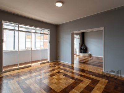 Apartamento à venda com 157m², 3 quartos, 1 suíte, 1 vaga no bairro Independência em Porto Alegre - Foto 10