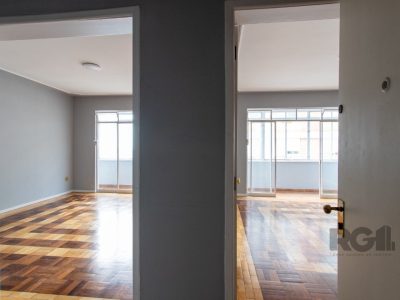 Apartamento à venda com 157m², 3 quartos, 1 suíte, 1 vaga no bairro Independência em Porto Alegre - Foto 2