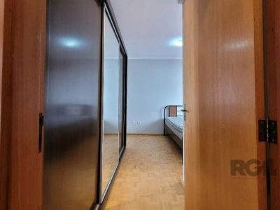 Apartamento à venda com 75m², 2 quartos, 1 suíte, 2 vagas no bairro Petrópolis em Porto Alegre - Foto 26