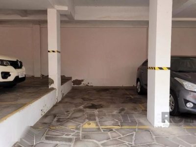 Apartamento à venda com 75m², 2 quartos, 1 suíte, 2 vagas no bairro Petrópolis em Porto Alegre - Foto 35