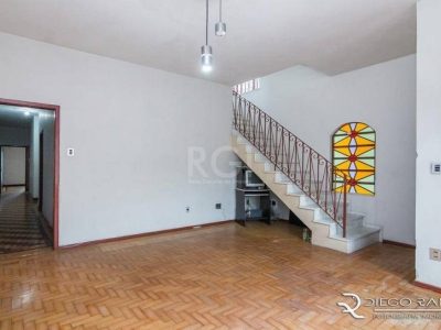 Casa à venda com 334m², 5 quartos, 1 suíte, 8 vagas no bairro Menino Deus em Porto Alegre - Foto 8