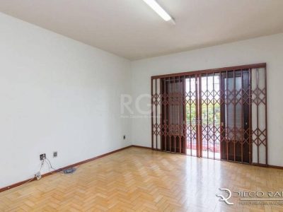 Casa à venda com 334m², 5 quartos, 1 suíte, 8 vagas no bairro Menino Deus em Porto Alegre - Foto 14