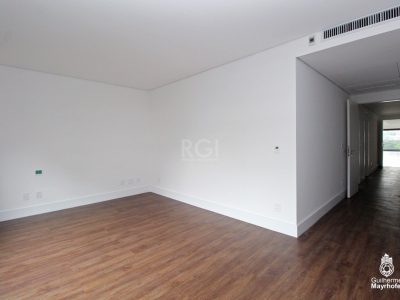 Apartamento à venda com 256m², 3 quartos, 3 suítes, 4 vagas no bairro Moinhos de Vento em Porto Alegre - Foto 5