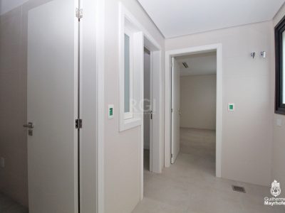 Apartamento à venda com 256m², 3 quartos, 3 suítes, 4 vagas no bairro Moinhos de Vento em Porto Alegre - Foto 24