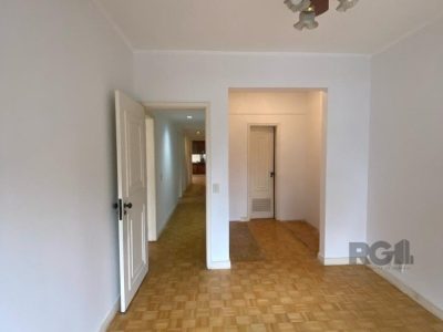 Apartamento à venda com 132m², 4 quartos, 1 suíte, 2 vagas no bairro Independência em Porto Alegre - Foto 6