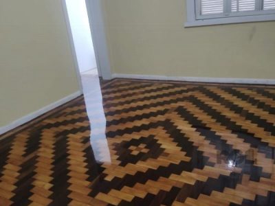 Apartamento à venda com 77m², 2 quartos no bairro Moinhos de Vento em Porto Alegre - Foto 5