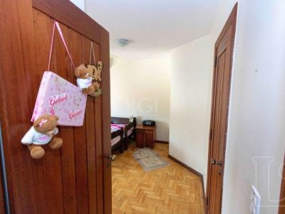 Casa à venda com 349m², 4 quartos, 1 suíte, 3 vagas no bairro Tristeza em Porto Alegre - Foto 26