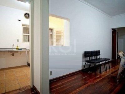 Apartamento à venda com 85m², 3 quartos, 1 suíte no bairro Bom Fim em Porto Alegre - Foto 2