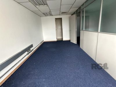 Conjunto/Sala à venda com 202m² no bairro Centro Histórico em Porto Alegre - Foto 4