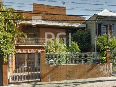 Casa à venda com 524m², 5 quartos, 1 suíte, 6 vagas no bairro Medianeira em Porto Alegre - Foto 2