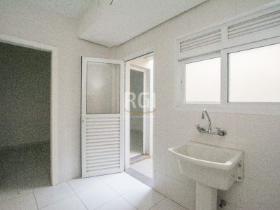 Casa Condominio à venda com 250m², 3 quartos, 3 suítes, 3 vagas no bairro Cristal em Porto Alegre - Foto 17