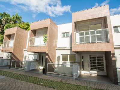 Casa Condominio à venda com 250m², 3 quartos, 3 suítes, 3 vagas no bairro Cristal em Porto Alegre - Foto 2