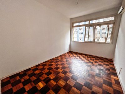 Apartamento à venda com 202m², 3 quartos, 1 suíte, 1 vaga no bairro Centro em Porto Alegre - Foto 3